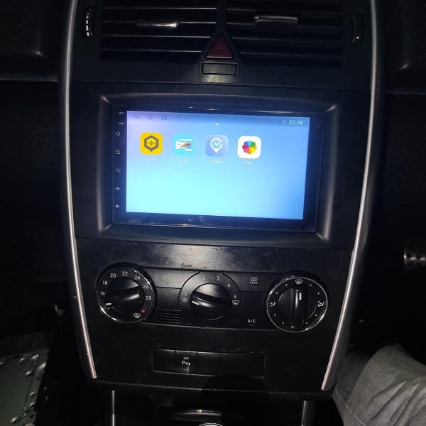 MERCEDES B180 7 INCH ANDROID RADIO