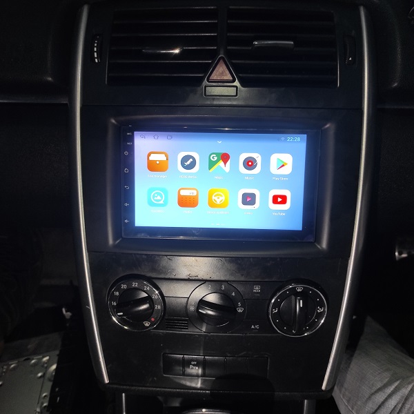 MERCEDES B180 7 INCH ANDROID RADIO