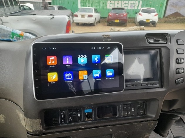 MITSUBISHI 10 INCH ANDROID RADIO