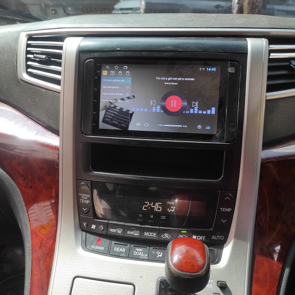 TOYOTA NOAH 8 INCH